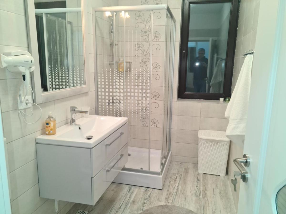 Apartament David Râmnicu Vâlcea Kültér fotó