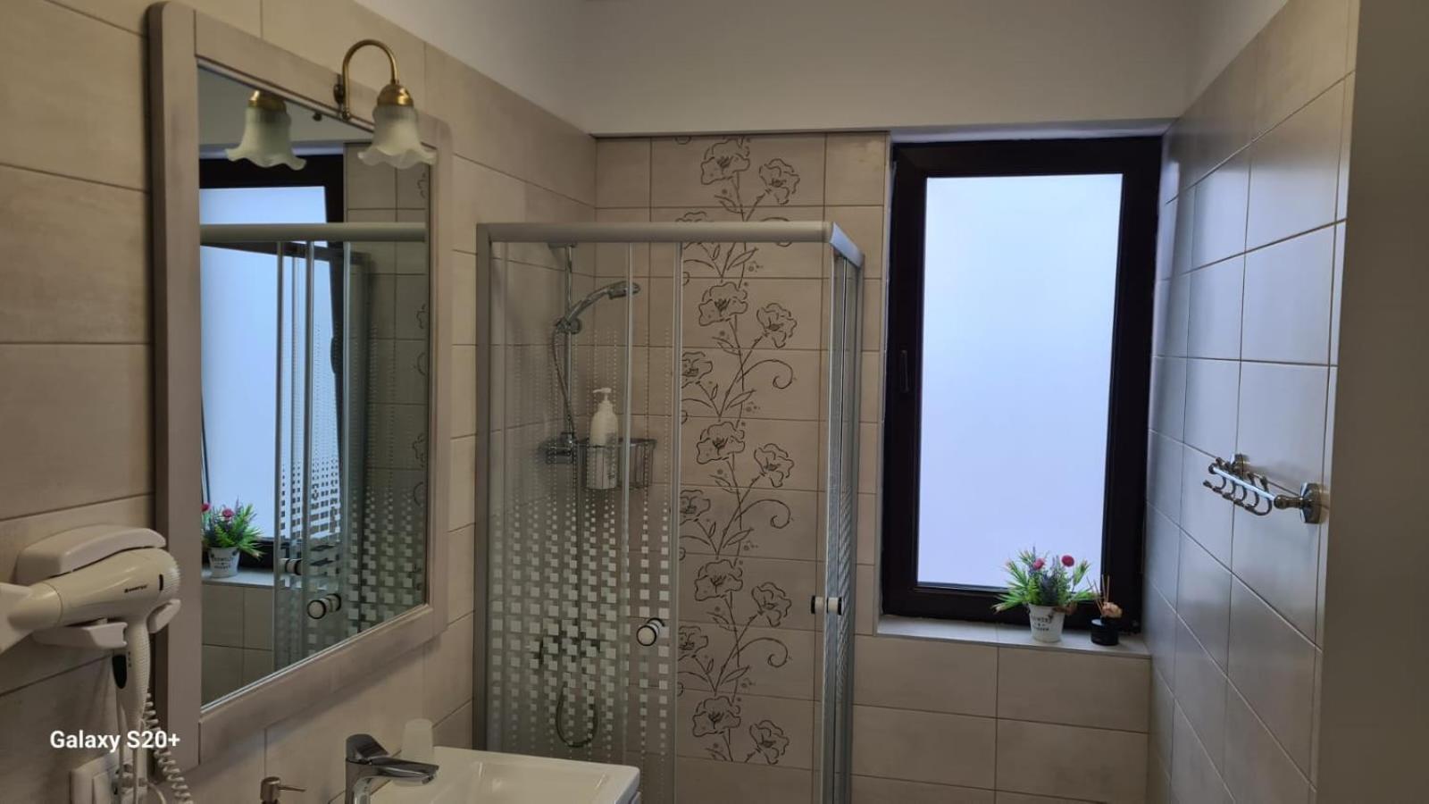 Apartament David Râmnicu Vâlcea Kültér fotó