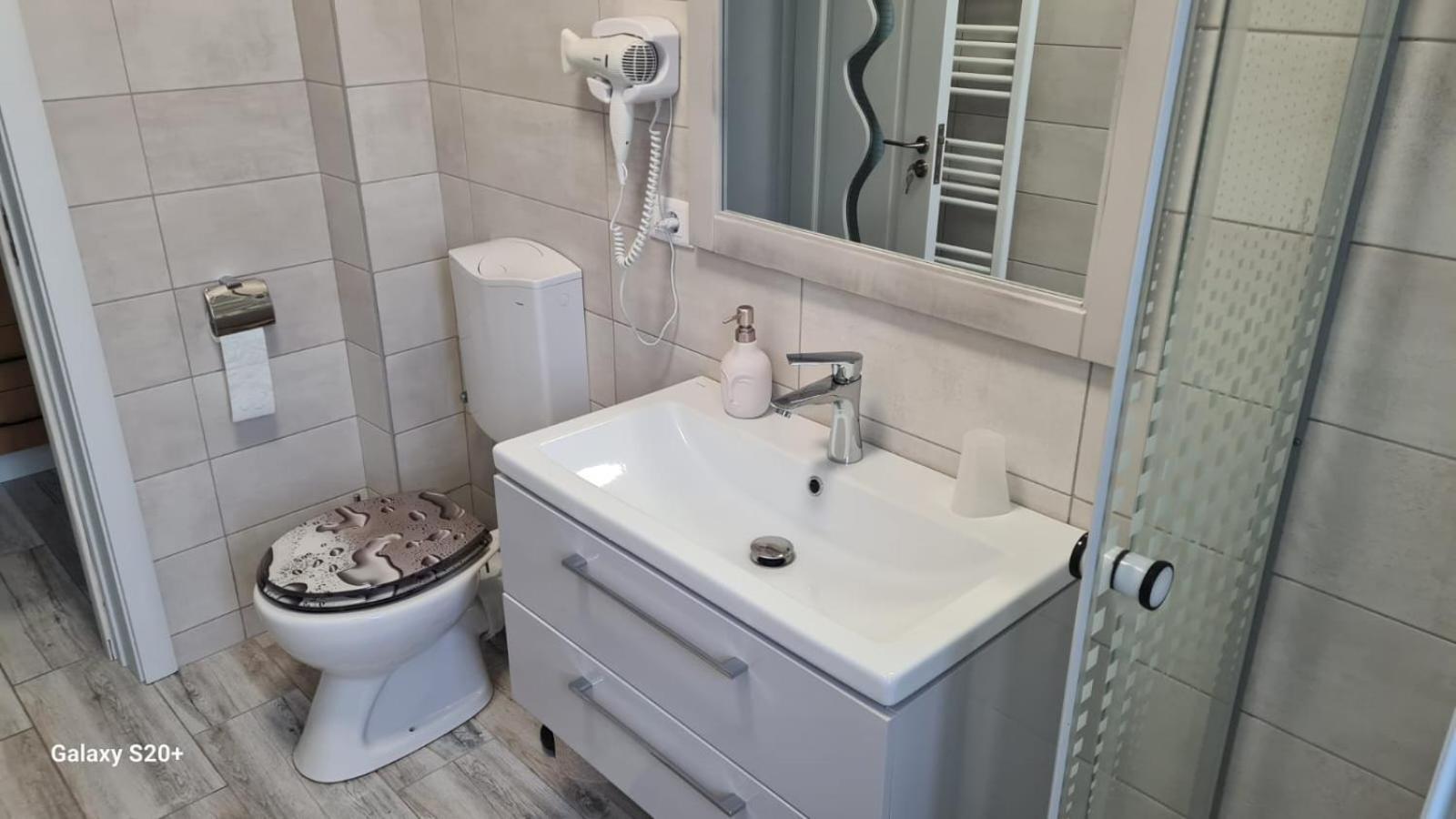 Apartament David Râmnicu Vâlcea Kültér fotó