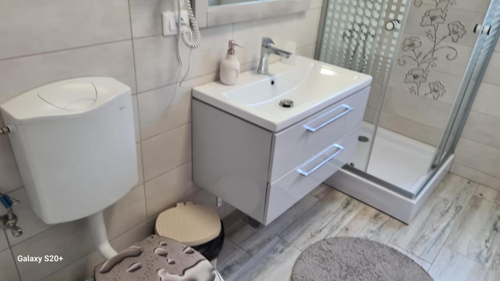 Apartament David Râmnicu Vâlcea Kültér fotó