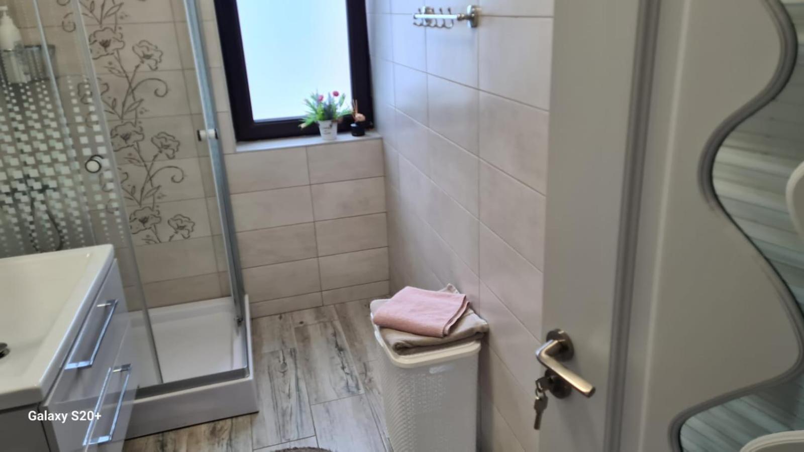 Apartament David Râmnicu Vâlcea Kültér fotó